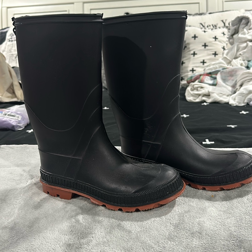 ⛈️☔️RUBBER RAIN BOOTS☔️⛈️